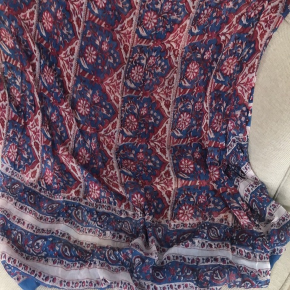 MILA Trends International Lightweight Breezy Shawl - Picture 13 of 14